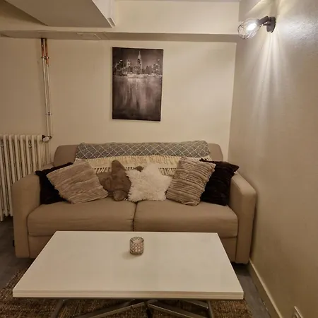 Break Moment In Paris By Metro 7 * Aubervilliers